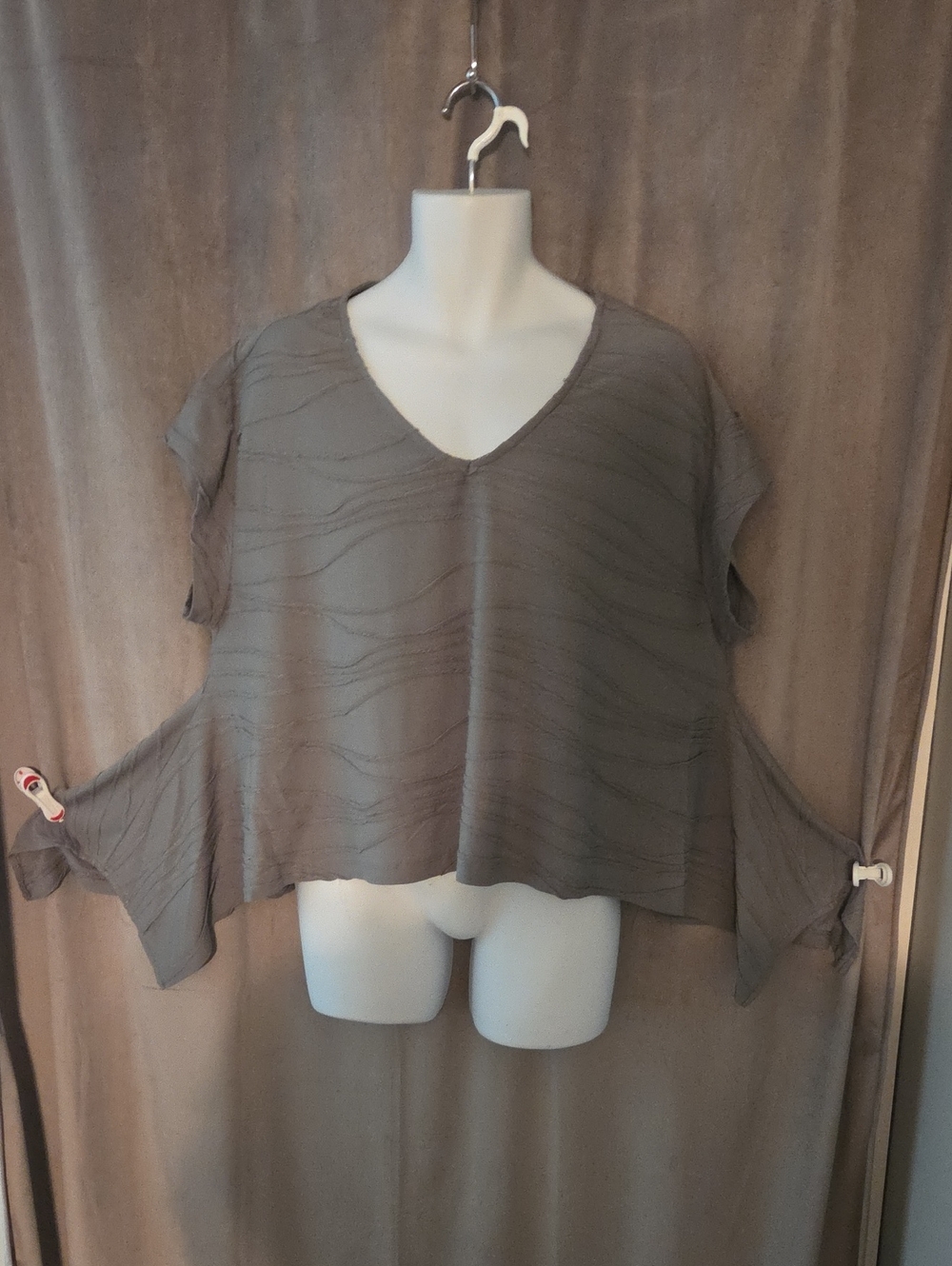 Relaxed V-Neck Taupe Short-Sleeve Tunic Ptp 25"